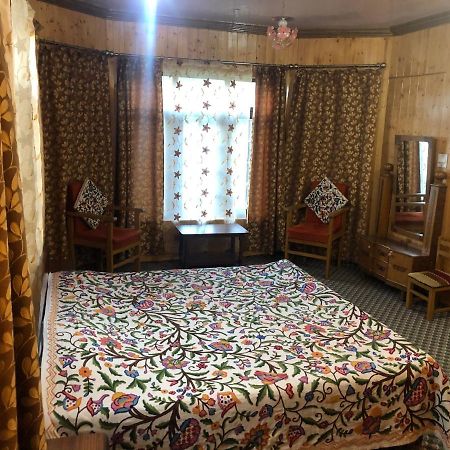 Dilaram Guest House Srīnagar Eksteriør billede