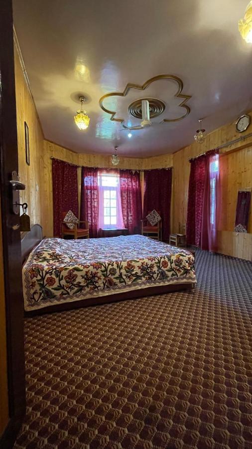 Dilaram Guest House Srīnagar Eksteriør billede